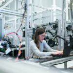 Parque industrial de Posadas con naves y procesos productivos