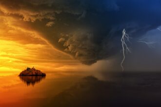 Reconstrucción eléctrica en Cruce Caballero tras el tornado en San Pedro